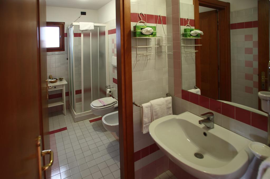 Residence Golf Club Ristorante Centanni Bagno a Ripoli Стая снимка